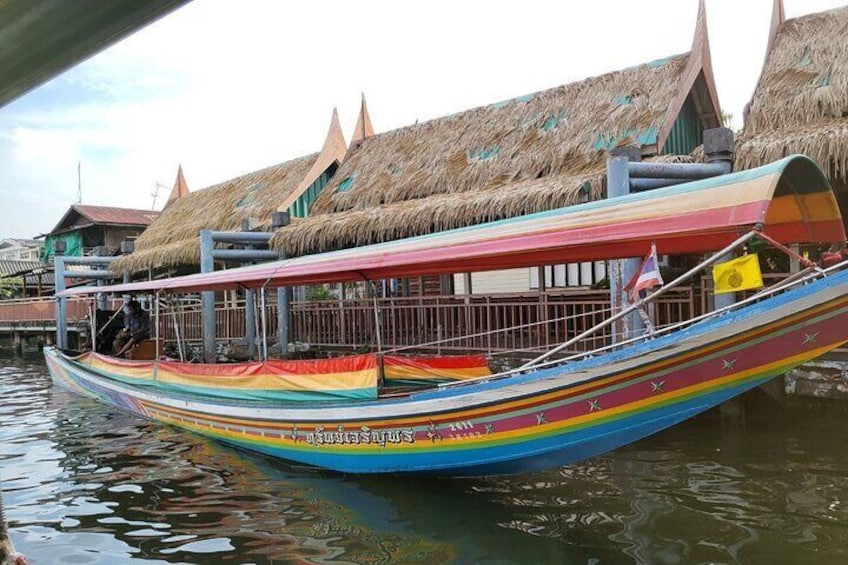 Long-tail boat ride through Bangkok's canals