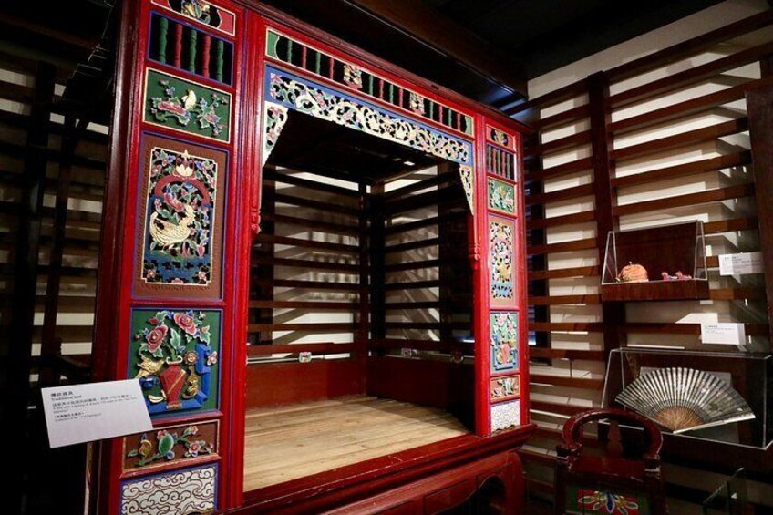 Traditional bed
