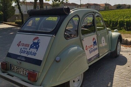 Bordeaux : Private city tour in a 2CV with wine tasting - 3h