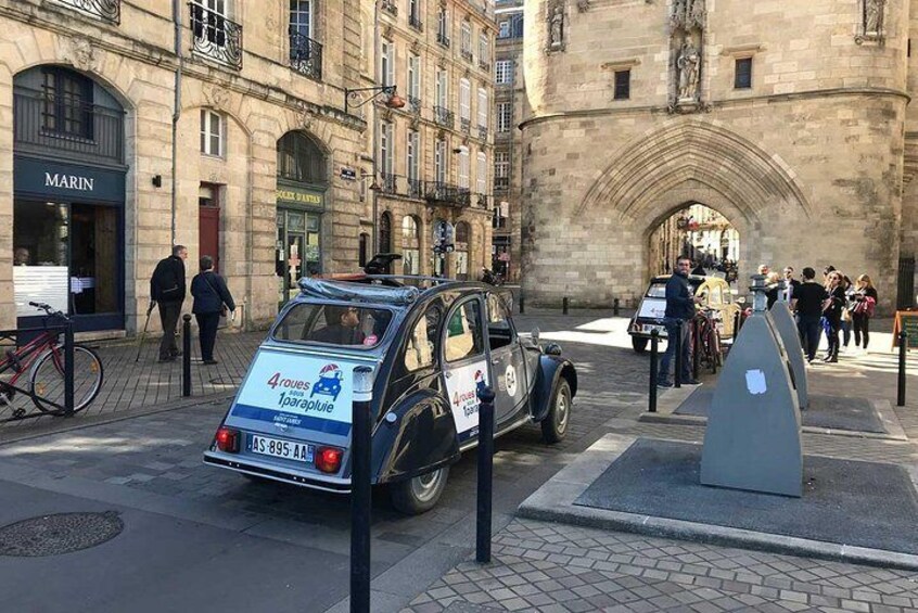 Private tour of Bordeaux in a 2CV vintage car