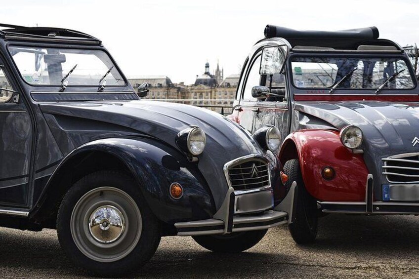 Private tour of Bordeaux in a 2CV vintage car