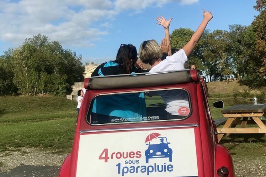 Private Wine Tour Médoc in a 2CV vintage car