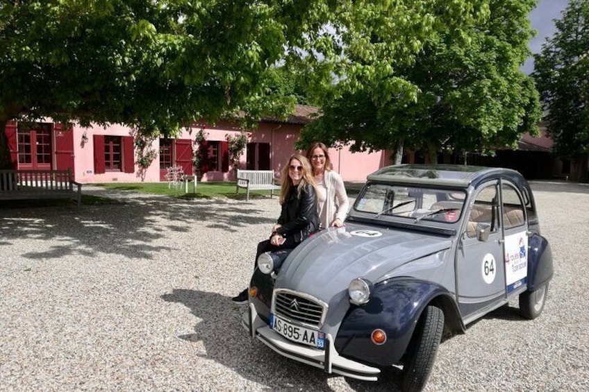 Private Wine Tour Médoc in a 2CV vintage car