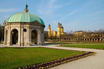 Spaziergang zum Thema Drittes Reich: Historische Fakten und Sehenswürdigkei...