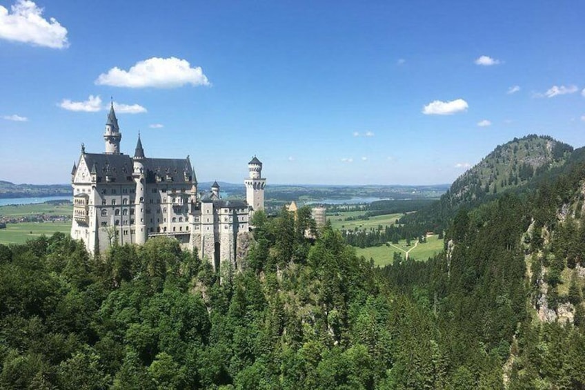 VIP tour to the royal castles Neuschwanstein and Linderhof from Munich