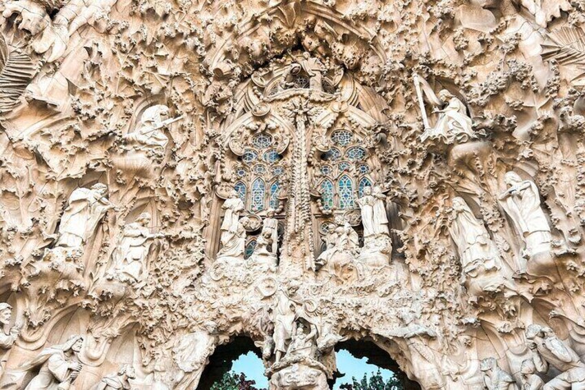 Skip the Line: Park Guell and La Sagrada Familia Guided Tour