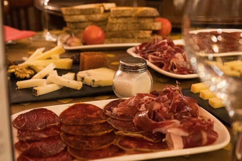 Barcelona Tapas and Wine Experience Small-Group Walking Tour