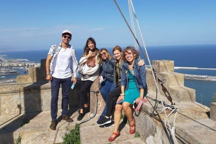 Sagrada Familia & Montserrat Small Group Tour with Hotel pick-up