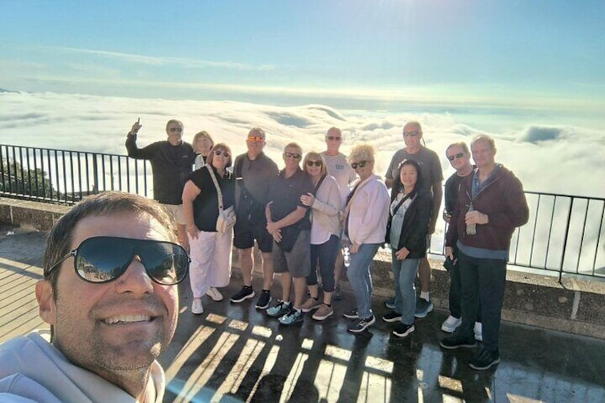 Sagrada Familia & Montserrat Small Group Tour with Hotel pick-up