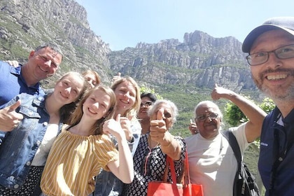 Montserrat: Halbtägige Tour in kleiner Gruppe mit Abholung vom Hotel