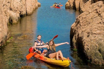 Costa Brava kajakk- og snorkeltur + piknik fra Barcelona