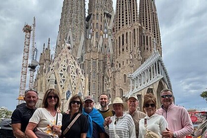 Recorrido privado más completo de un día con la Sagrada Familia y el Parque...