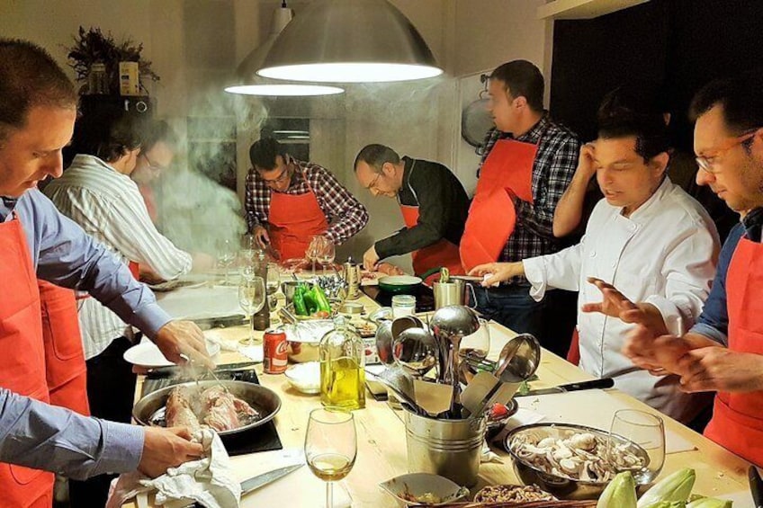 Premium Paella cooking class with Boquería market tour & Tapas