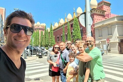 Excursión a Girona y Figueras para grupos pequeños con el Museo de Dalí y r...