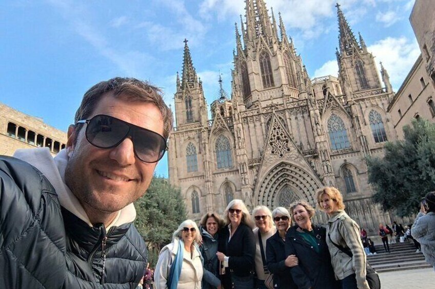 Barcelona in 1 Day: Sagrada Familia, Park Guell,Old Town & Pickup