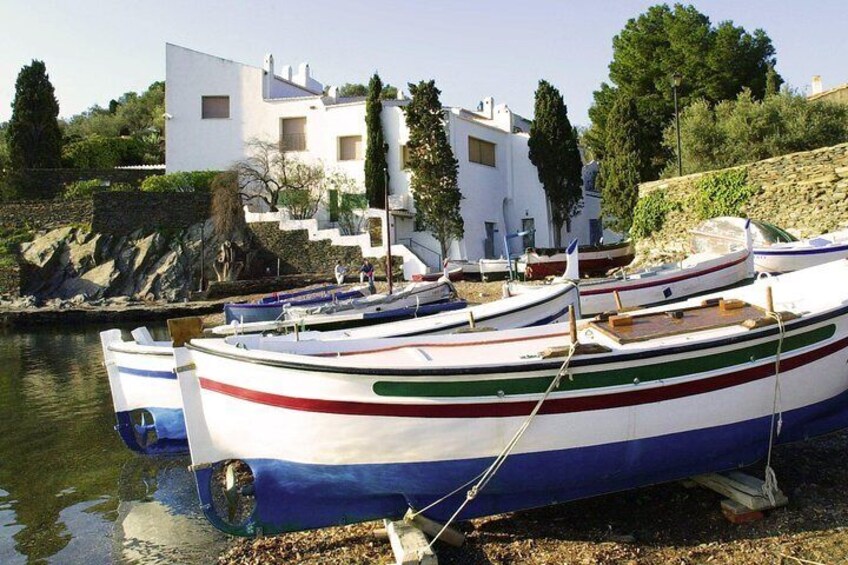 Dali Museum, Figueres and Cadaqués Small Group Tour with Hotel pick-up