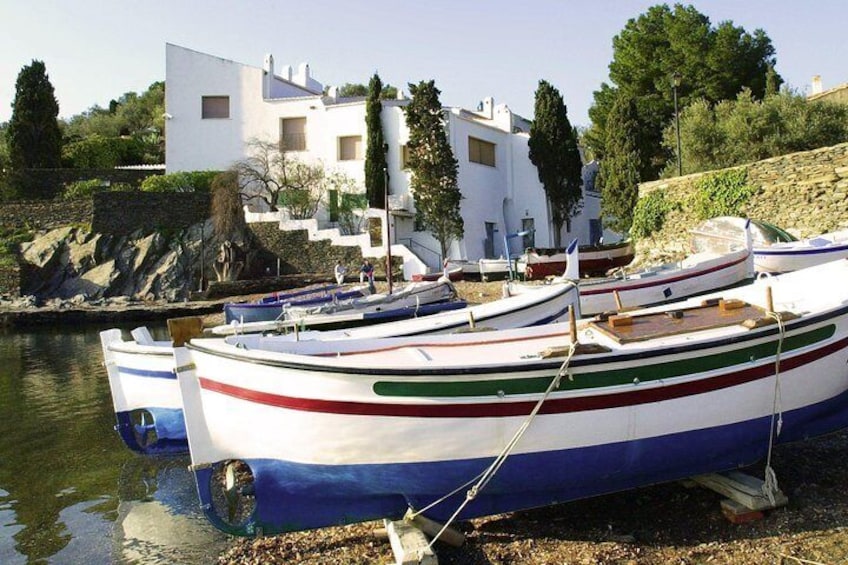 Dali Museum, Figueres and Cadaqués Small Group Tour with Hotel pick-up