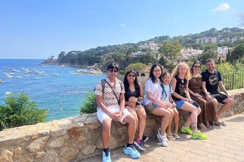 Dali Museum & Cadaques Small Group Tour with Hotel pick-up