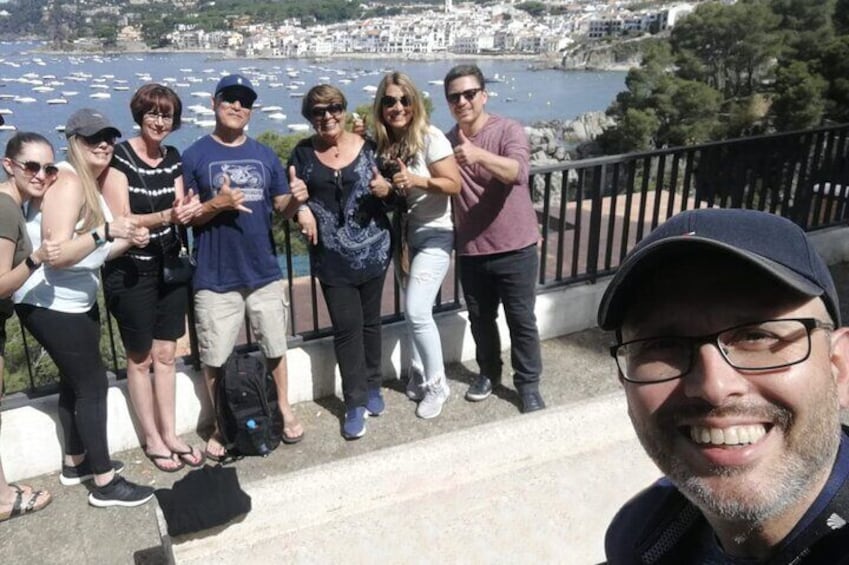 Dali Museum, Figueres and Cadaqués Small Group Tour with Hotel pick-up