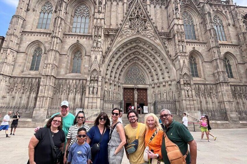 Sagrada Familia and Old Town Private Tour with Hotel Pick-up