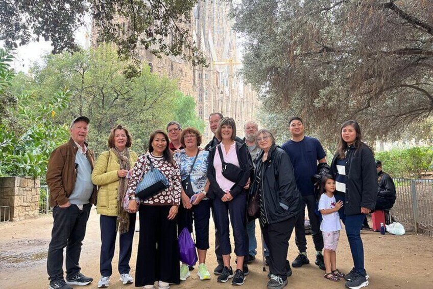 Sagrada Familia & Barcelona Small Group Tour with Hotel Pick-up