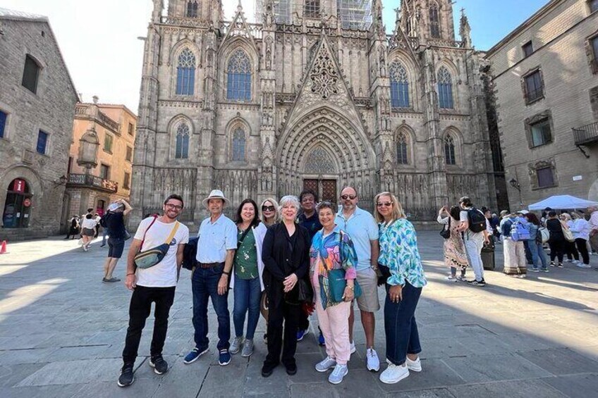 Sagrada Familia & Barcelona Small Group Tour with Hotel Pick-up