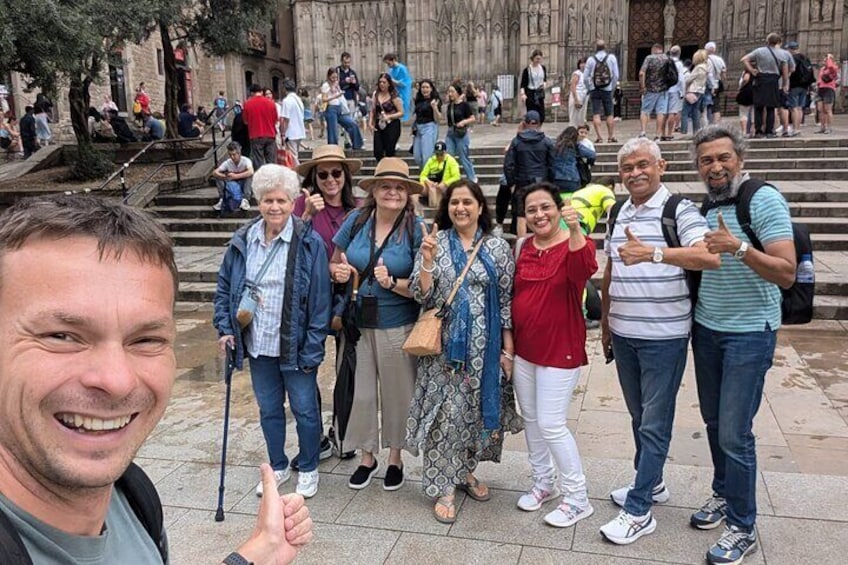 Sagrada Familia & Barcelona Small Group Tour with Hotel Pick-up