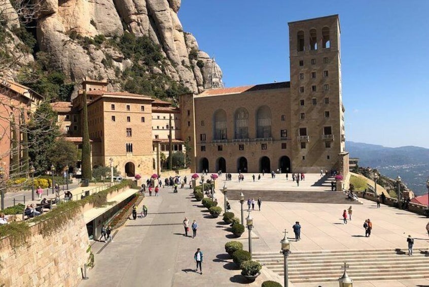 Day Trips From Barcelona - Day Trip To Montserrat