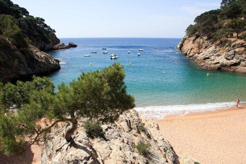 Private Costa Brava and Tossa Tour with hotel pick-up and Panoramic Boat Ride