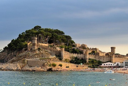 Private Costa Brava and Tossa Tour with hotel pick-up and Panoramic Boat Ri...