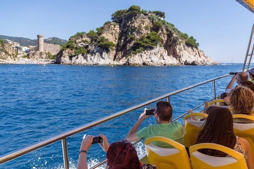 Private Costa Brava and Tossa Tour with hotel pick-up and Panoramic Boat Ride