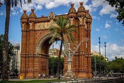 Barcelona hoogtepunten tour met kleine groepen met hotelovername