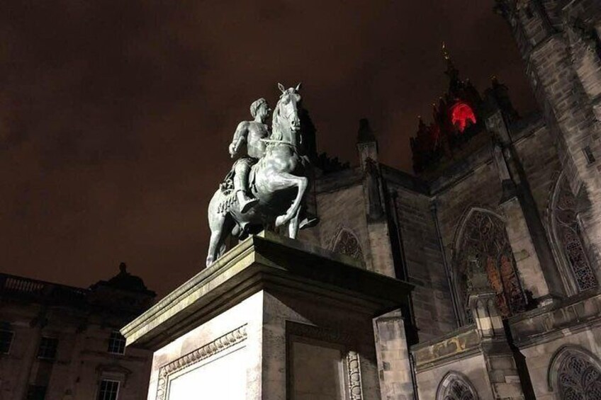 Charles II statue and St Giles