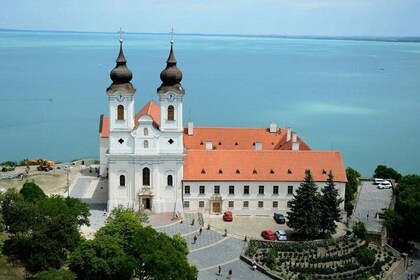Lake Balaton and Herend: Private Day Tour from Budapest