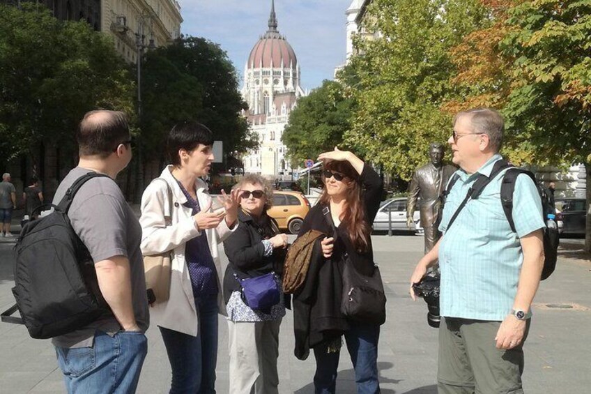 Communist Walking Tour of Budapest Led by Historian