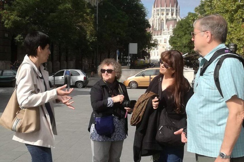 Communist Walking Tour of Budapest Led by Historian