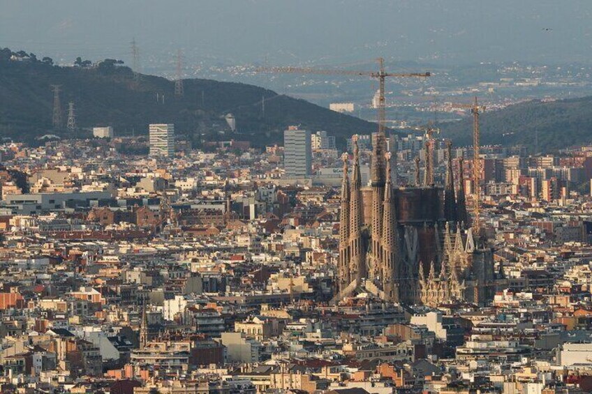 Sagrada Familia: Skip-the-line guided tour