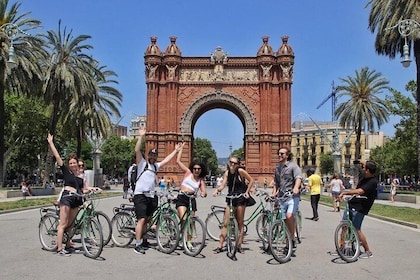Tour in bici della città di Barcellona: punti salienti e gemme nascoste