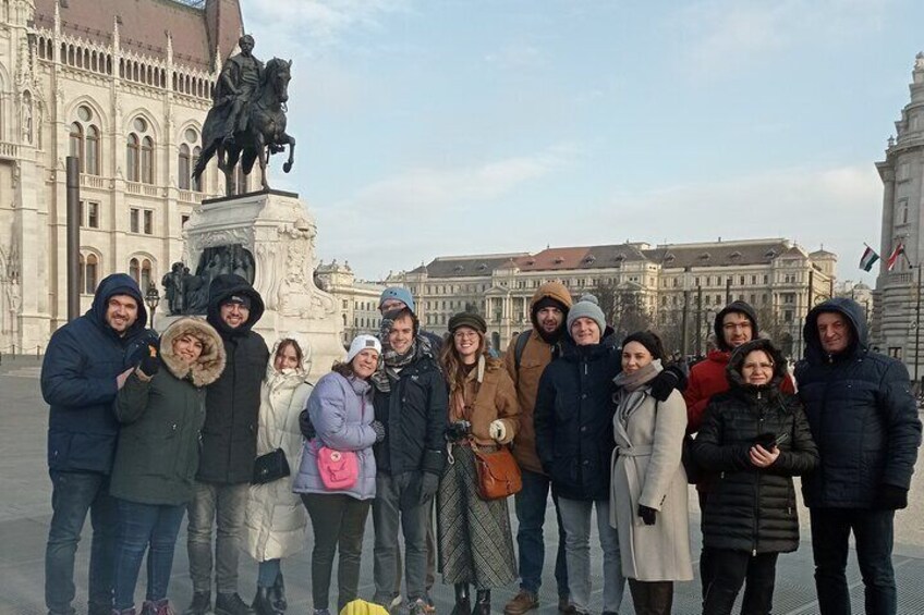 Guests in front of Count Andrassy statue.