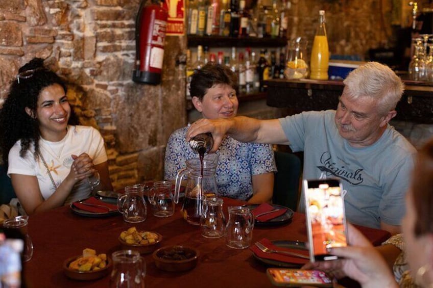Barcelona Tapas Walking Tour: Food, Wine & History