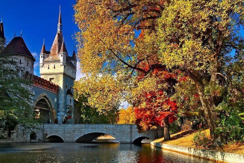 Budapest Private Luxury Sightseeing Tour