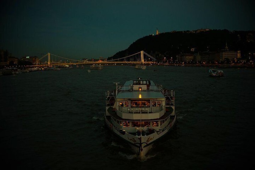 Photography and walking tour in 8th District, Budapest