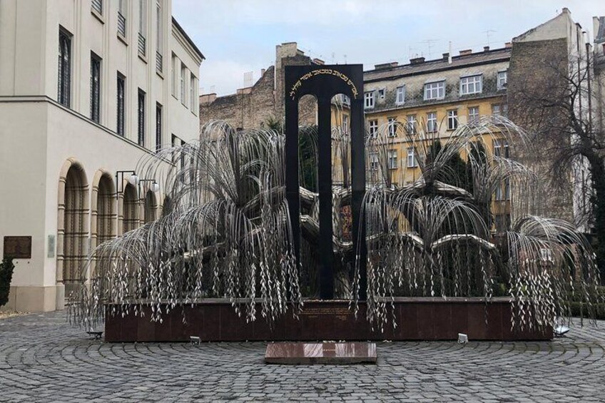 Budapest Dohany Great Synagogue & Jewish Ghetto Tour