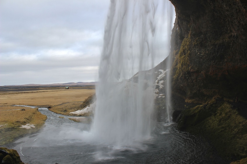 8 Day Around Iceland Winter Minibus Tour