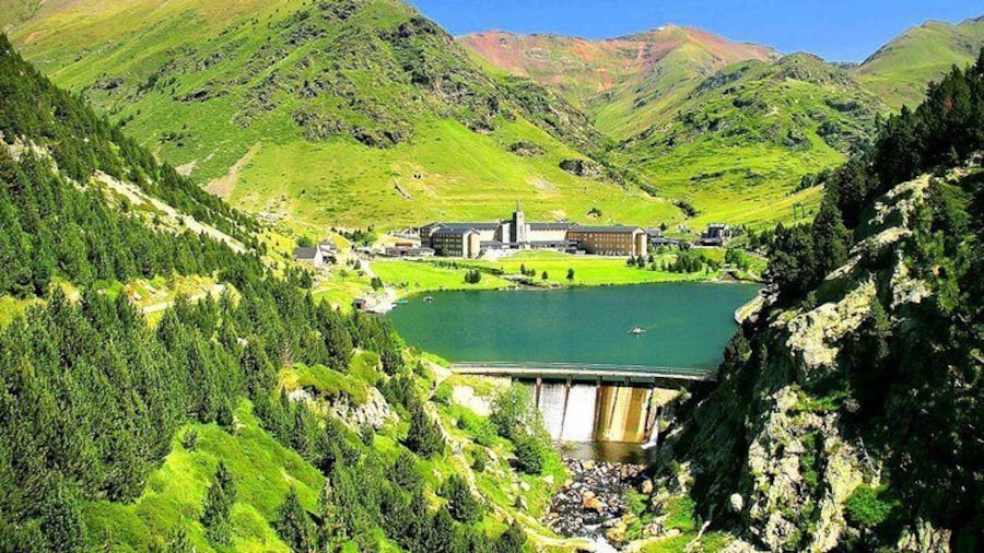Pyreness Full Day Tour from Barcelona