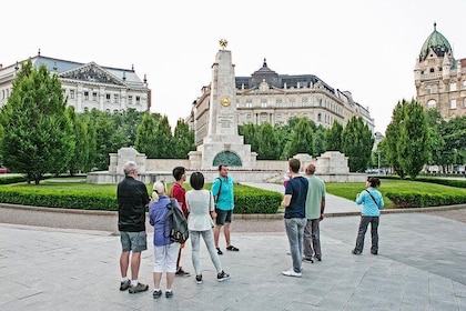 Budapest Hammer & Sickle Communist Tour with Museum Visit