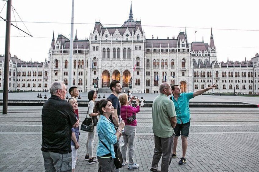 Budapest Hammer & Sickle Communist Tour with Cafe Stop