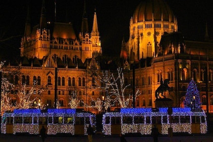 Budapest Christmas Walking Tour with Basilica Entry