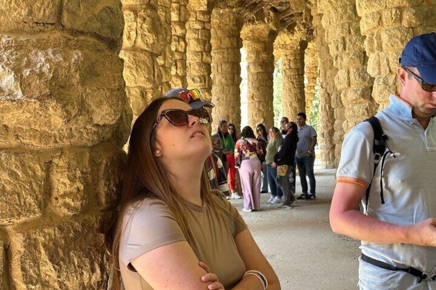 Barcelona: Sagrada Familia & Park Guell Guided Tour + Transfer