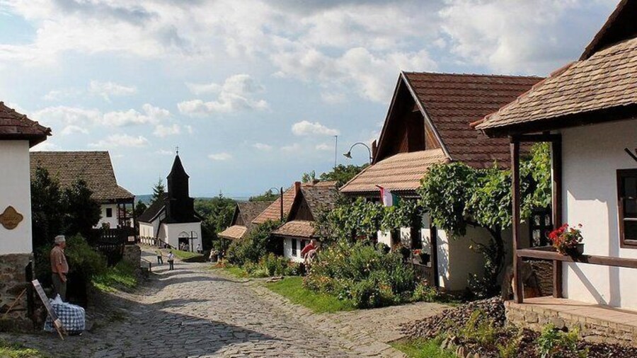 Holloko UNESCO site and Eger Castle and town tour